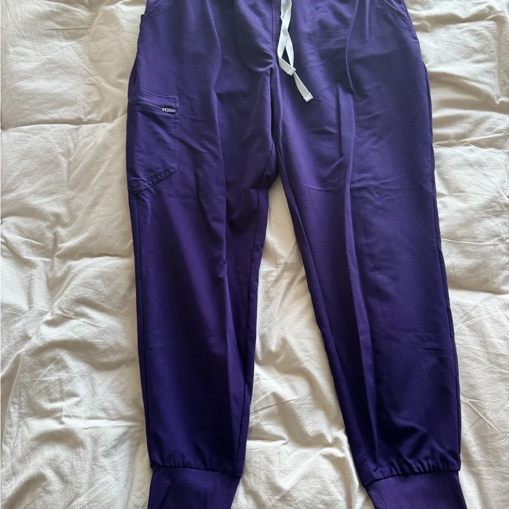 FIGS Scrubs Set Purple XL Top & XL Jogger Pants Technical Collection - Picture 4 of 8